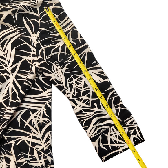 Dani Max Wrap Casual Dress White Palm Pattern Sz 6M Black White Tropical Beachy - Picture 5 of 7